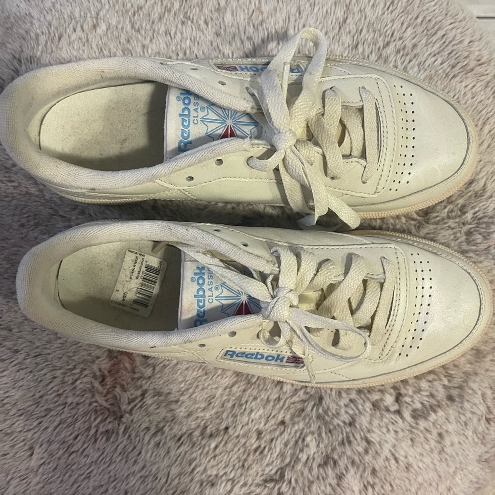 Reebok tennis shoes size 7
